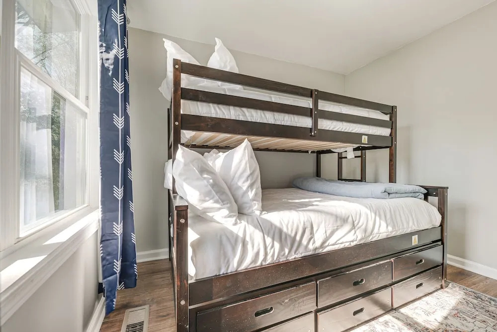 Pet-friendly Georgia Home w/ Patio, Near Golfing!