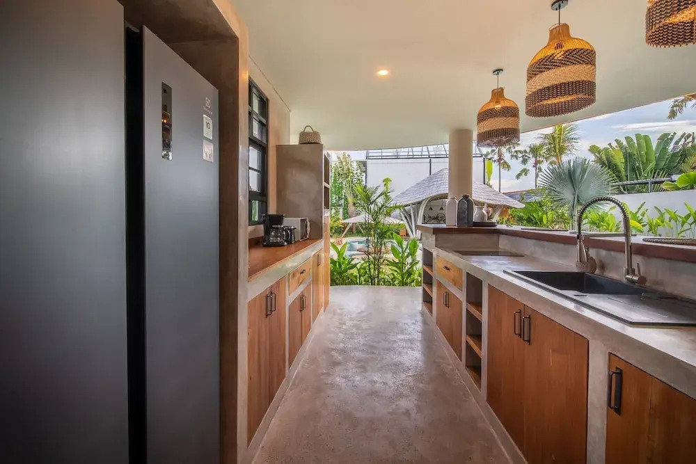 Stunning Architecture 5BR Bamboo With Tropical Pool Villa in Umalas