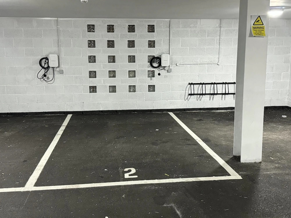 Birmingham City 2 Bedroom Apartment - Free Parking