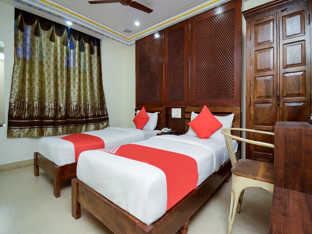 OYO 19710 The Umed Hotel