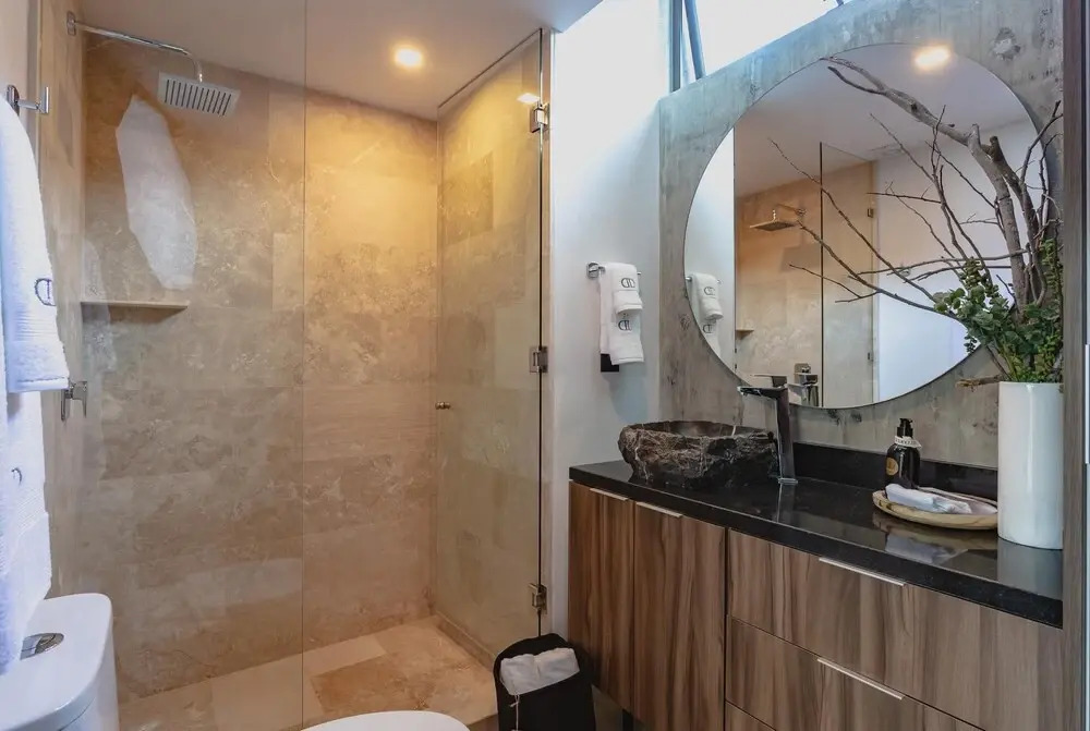 Stunning 2 Bed Condo Pools Gym Cenote Access