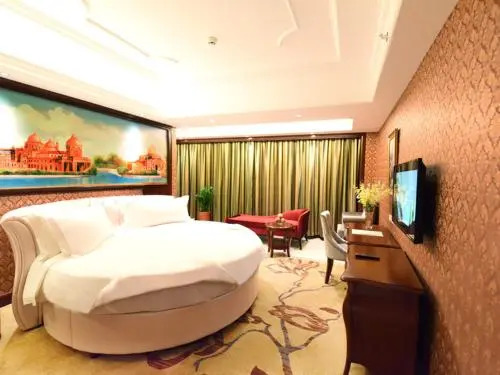 Vienna Hotel Loudi Chunyuan Pedestrian Street