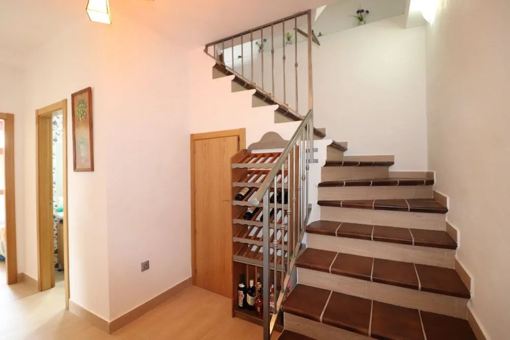 1117 Villa Gamor