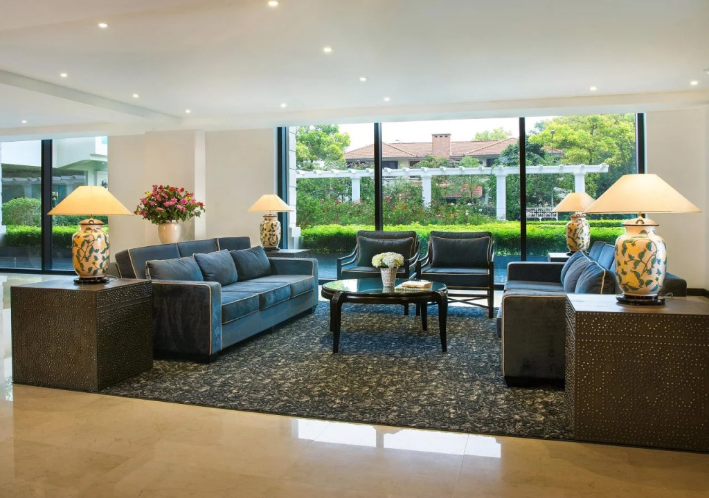 Elegant Suites Westlake