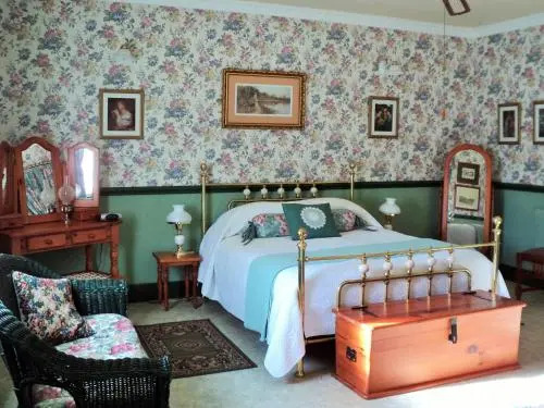 A Pilgrims Rest Guest House in Graskop
