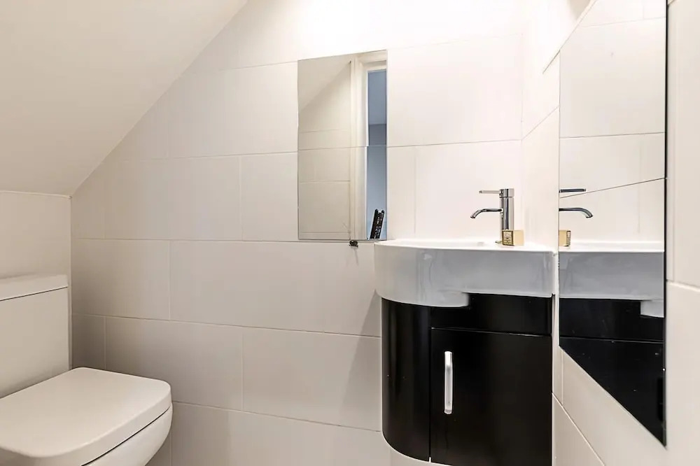 Beautiful Modern 4BR House in Central London