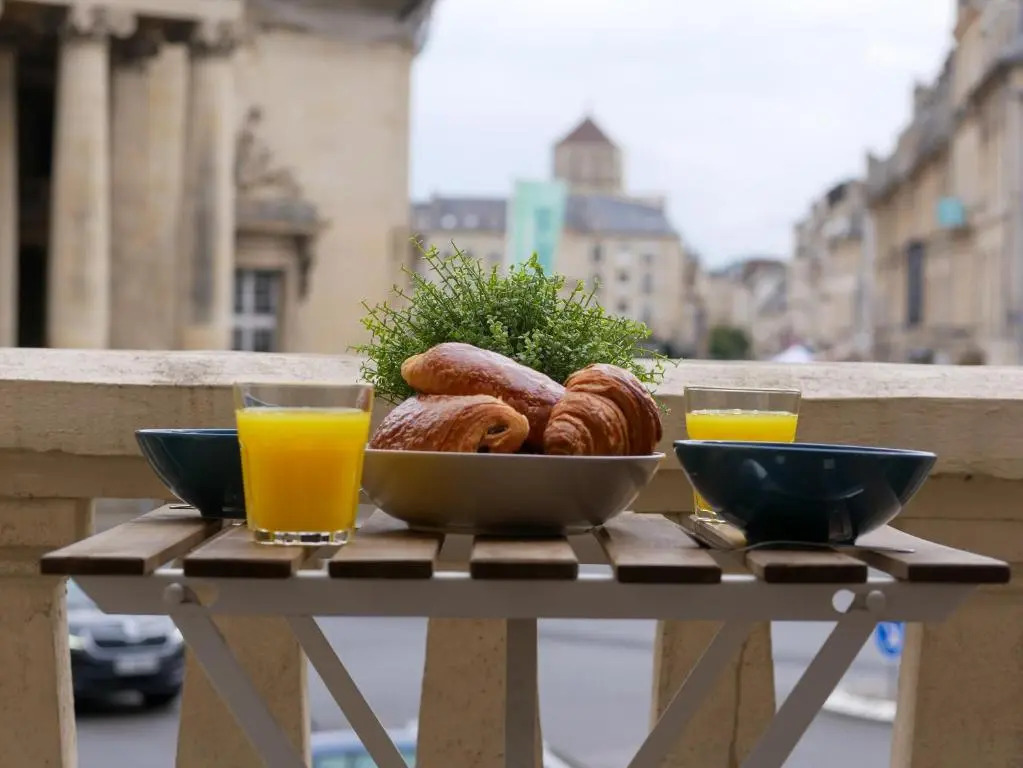 Studio rénové avec terrasse et vue unique !