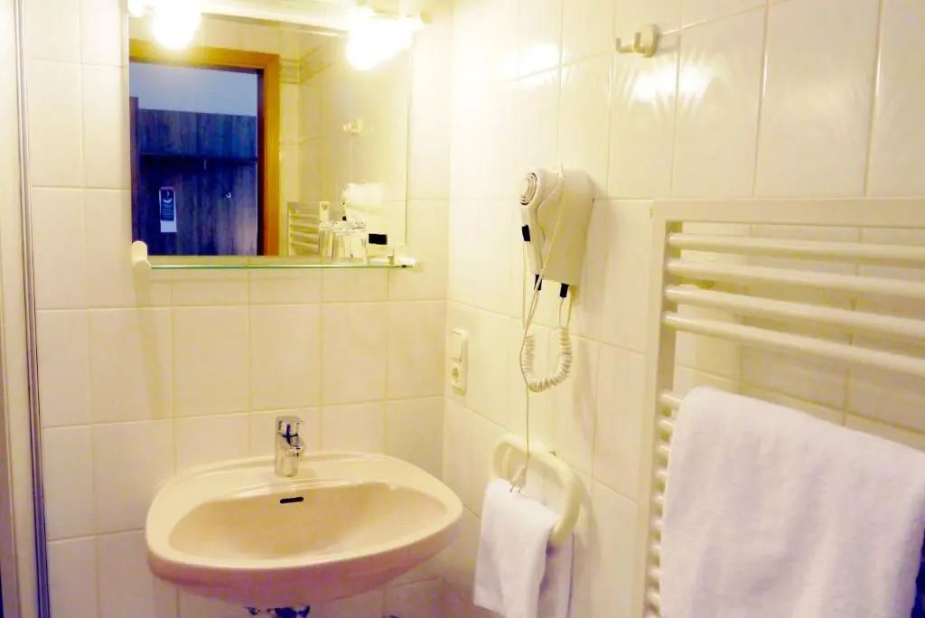 Hotel Grader