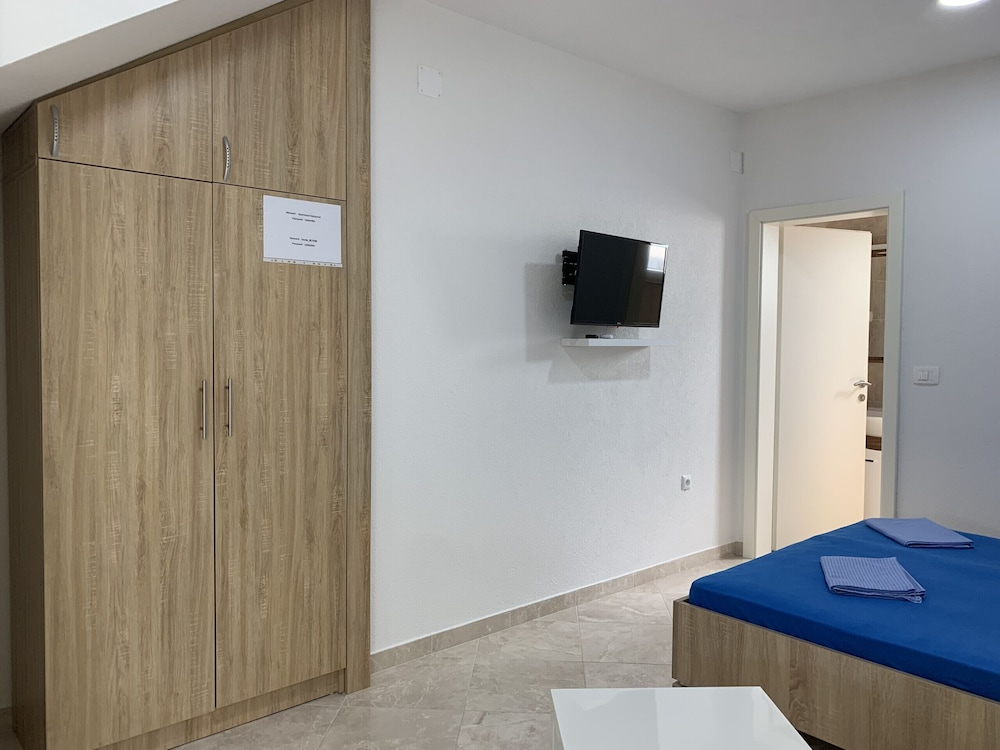 Studio Apartment Vir 2