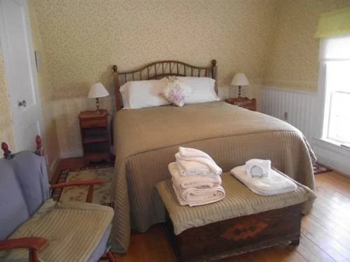 Water Street Lighthouse Bed & Breakfast