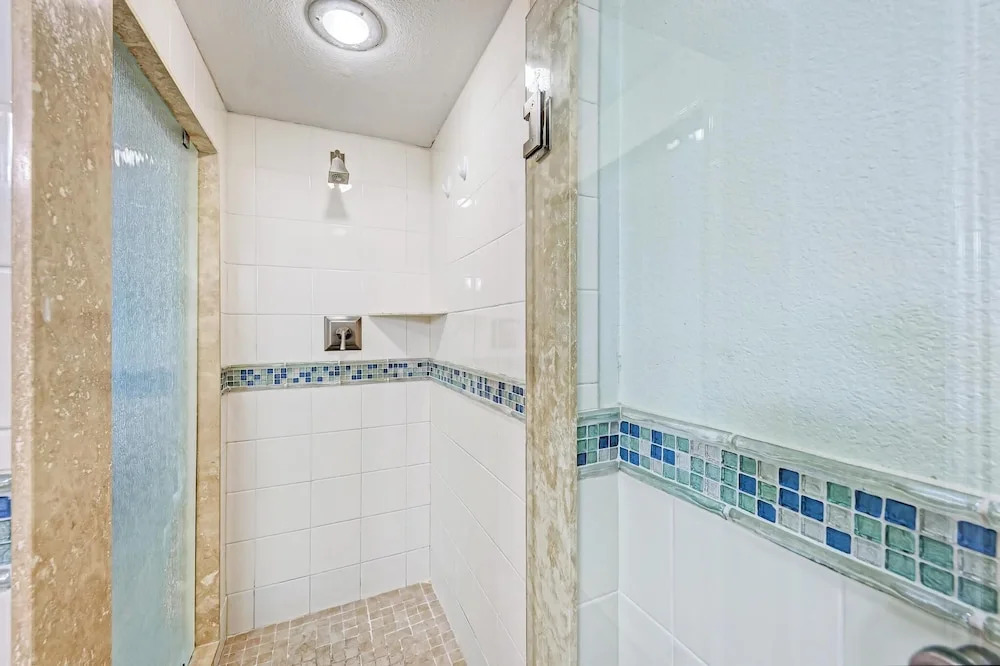 Coquina Tropics-3 Bedrooms- Bathroom-water Views From Every Room
