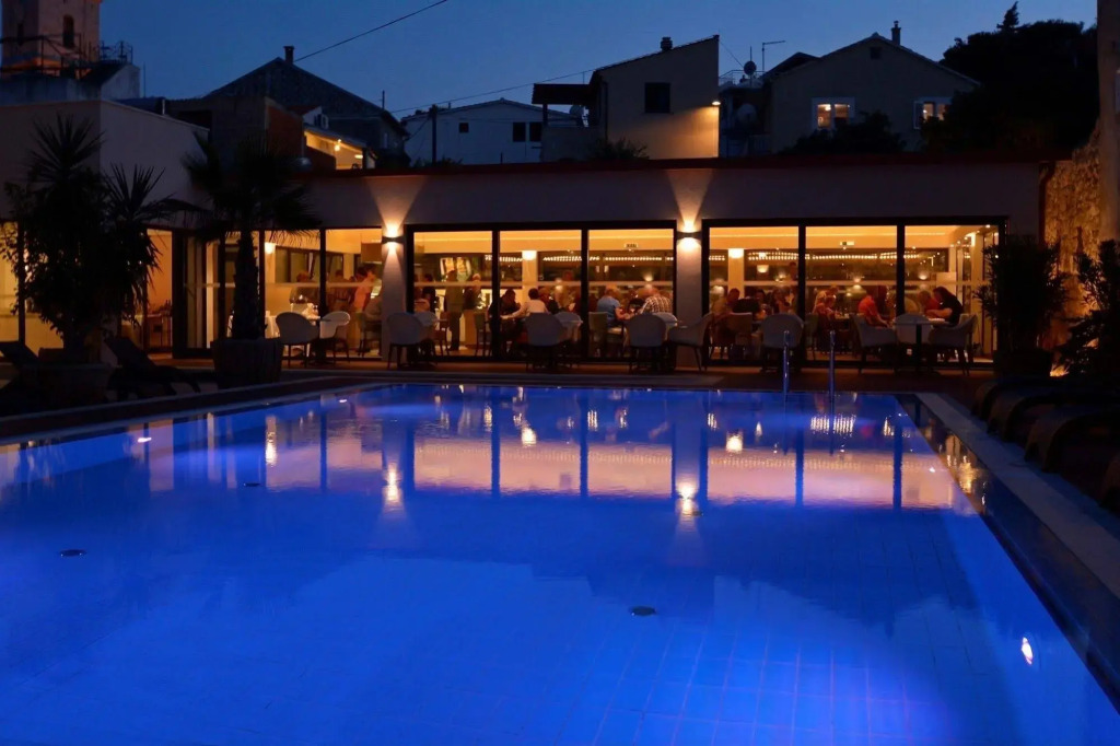 Hotel Borovnik
