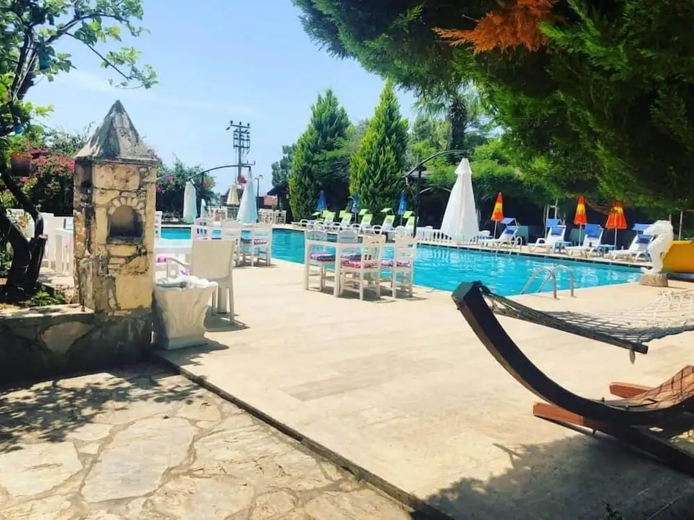 Silver Pine Hotel