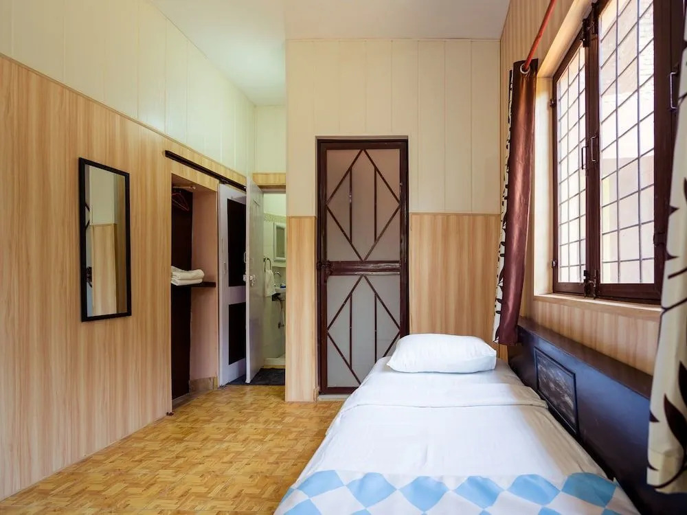 OYO 13153 Home Valley View 1BHK Mussoorie Bypass