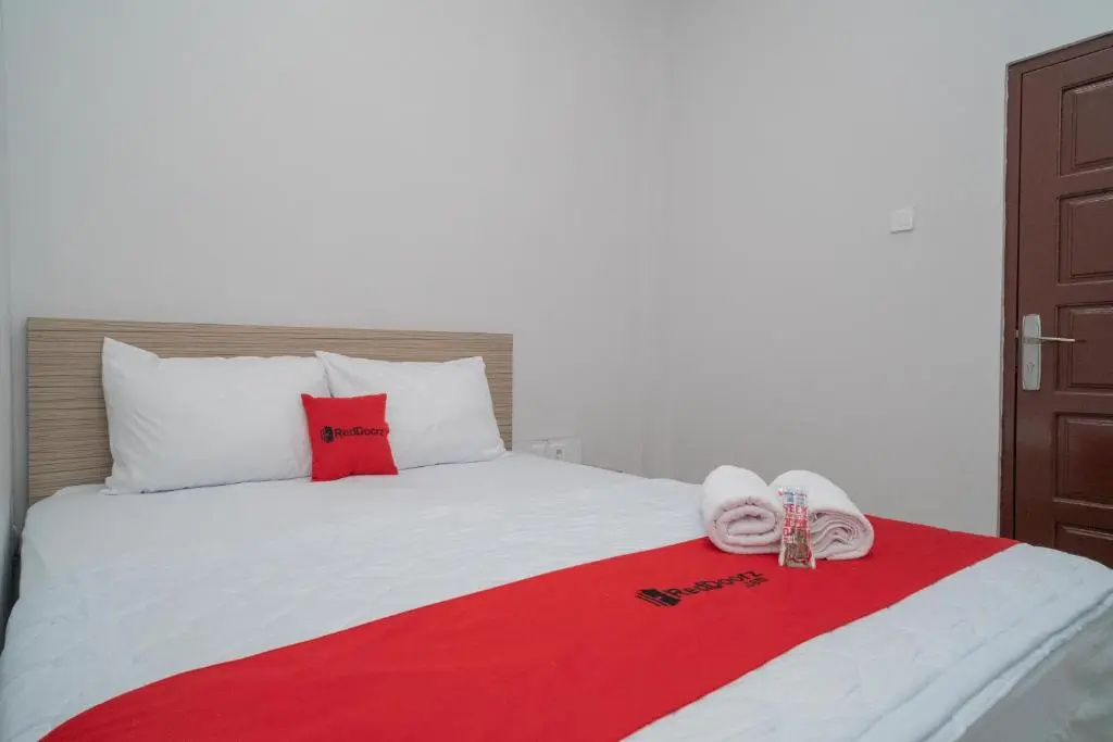 RedDoorz Syariah near Jalan Ahmad Yani Banjarmasin 3