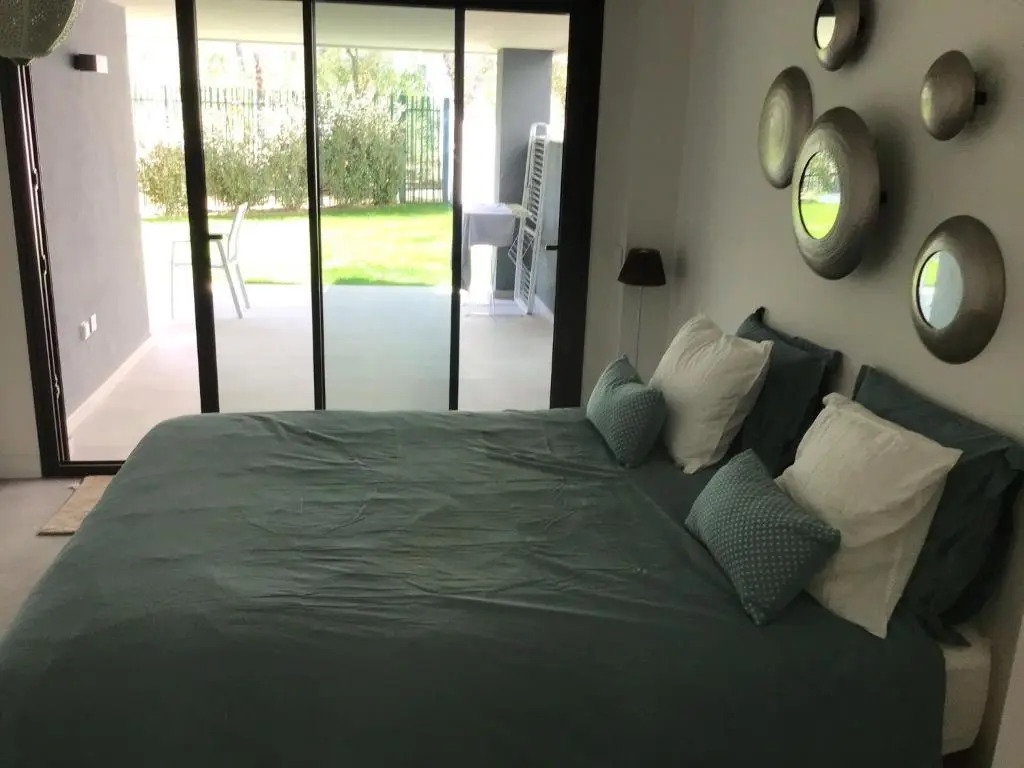 Oasis 325 Cronos homes