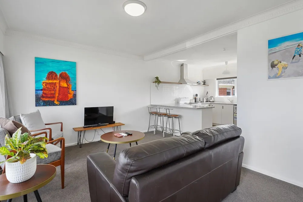 Renovated Takapuna 2BR Apt - Parking