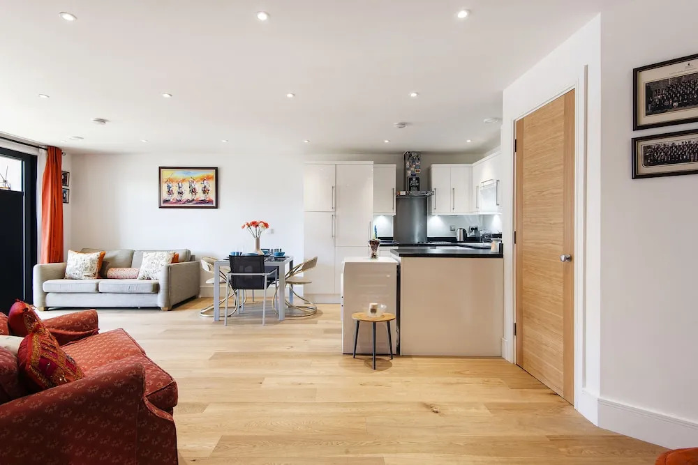 Majestic Maida Vale Home near Regents Park