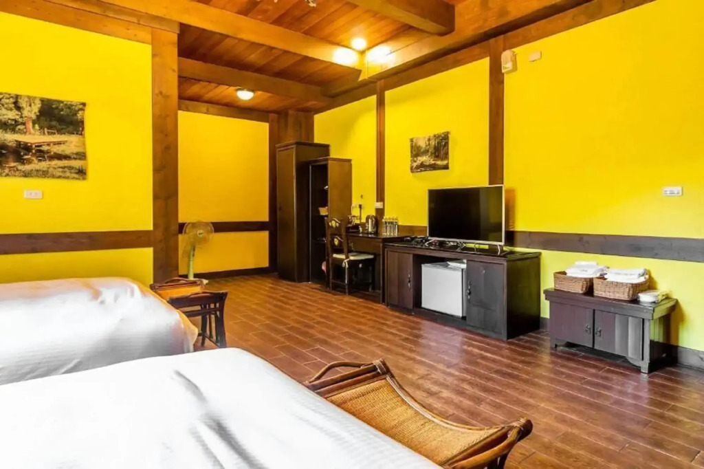 Provence Rose Lodge