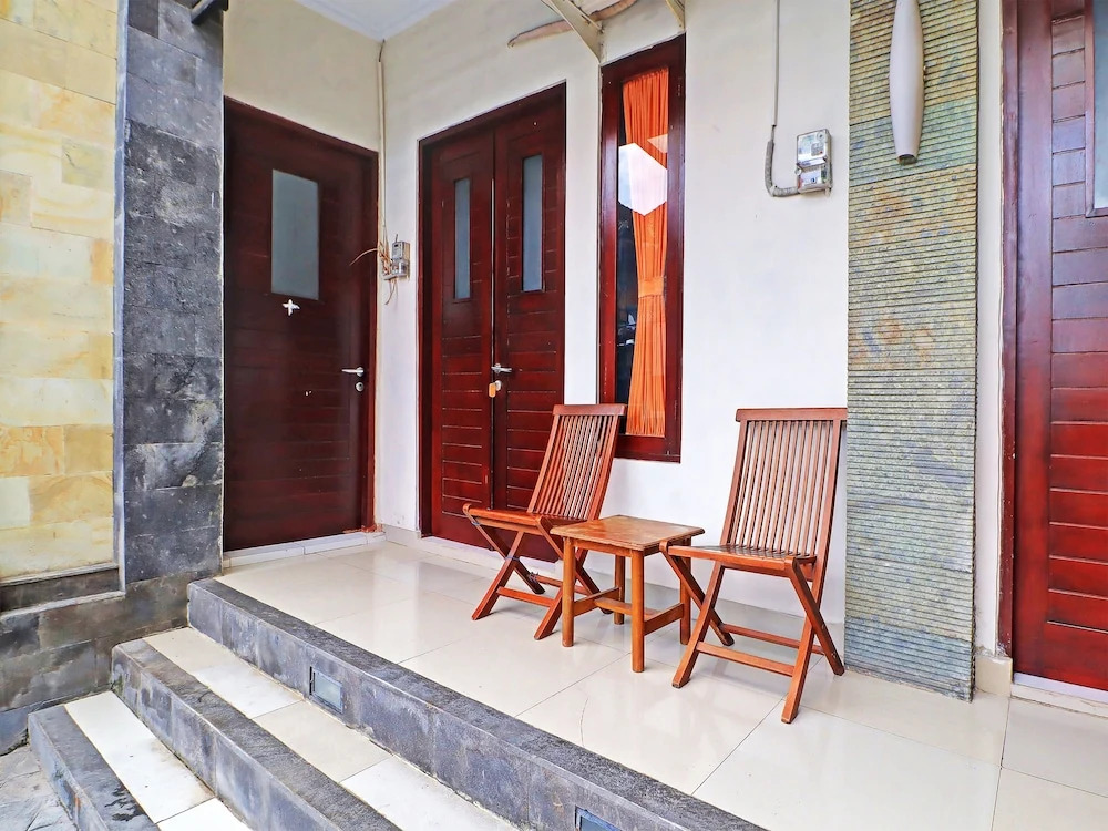 OYO 91933 Puri Gana Residence