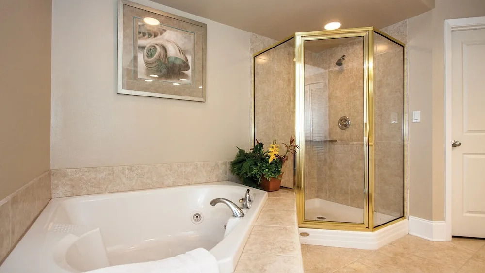 Three Bedroom/three Bathroom Condo Overlooking the Gulf - Unit Crb0911