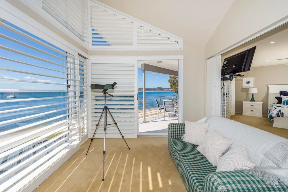 Waterfront Wonderland 41 Foreshore Dr stunning house with a lift linen Wi Fi and ducted air conditioning
