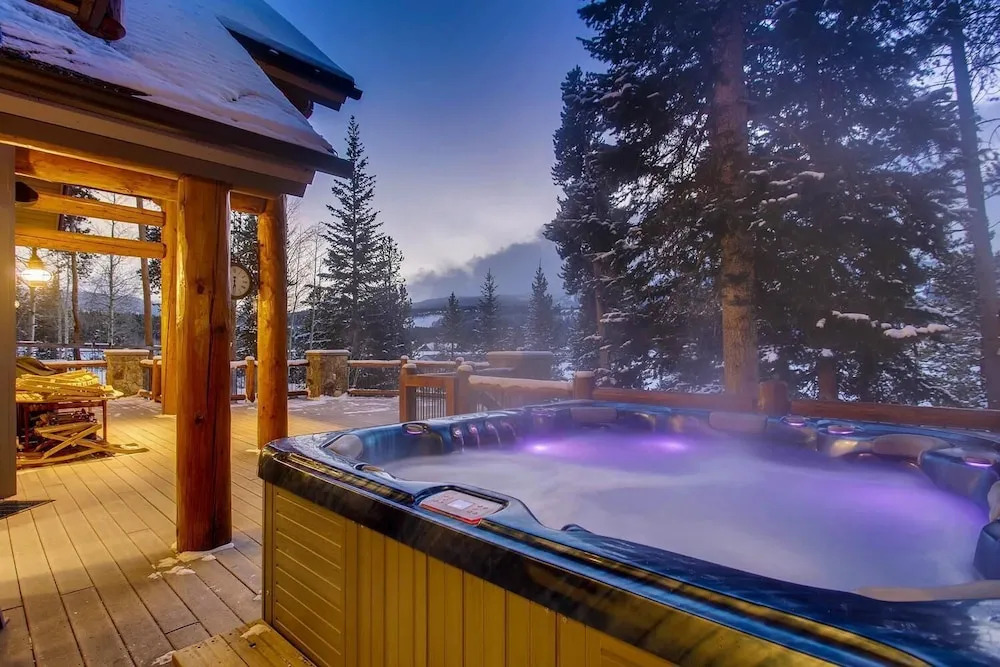 Mountain Bear Lodge