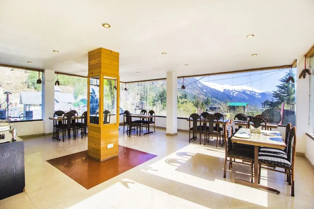 FabHotel Whispiring Wood