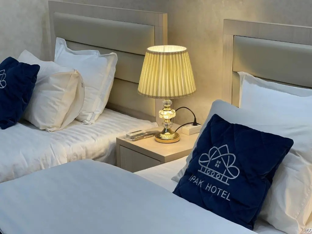 Ipak Hotel