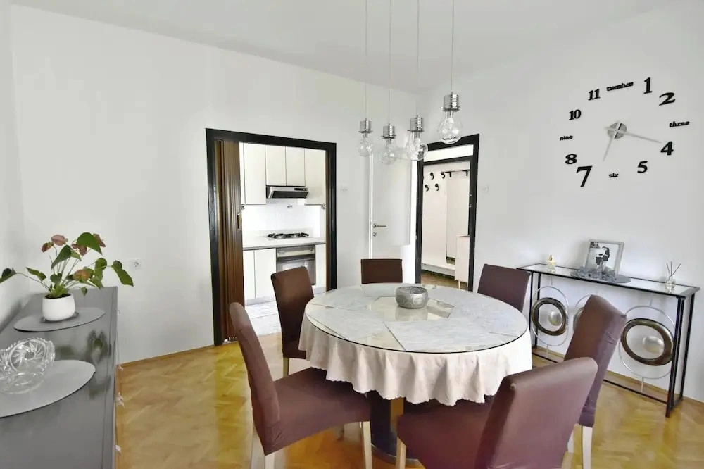 Spacious Apartment in Umag