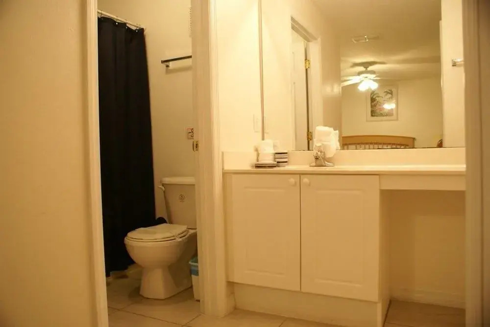 Beautiful Condo with Community Pool - 3 Br Condo