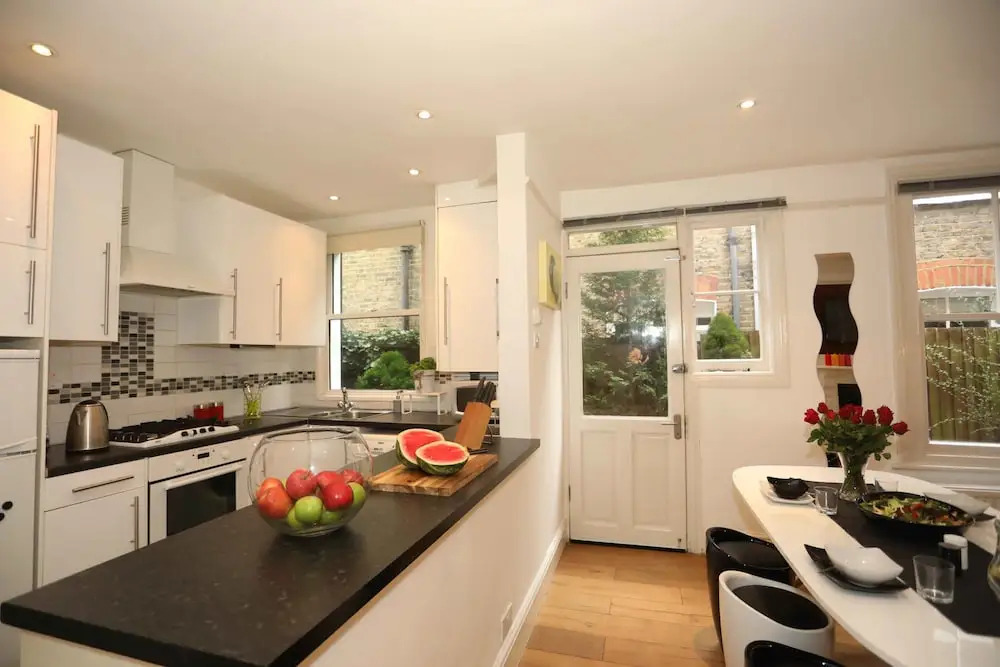 Huge 3 Bed Garden Flat