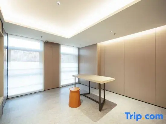 Ji Hotel (Quzhou Jiangshan Administrative Service Center Branch）