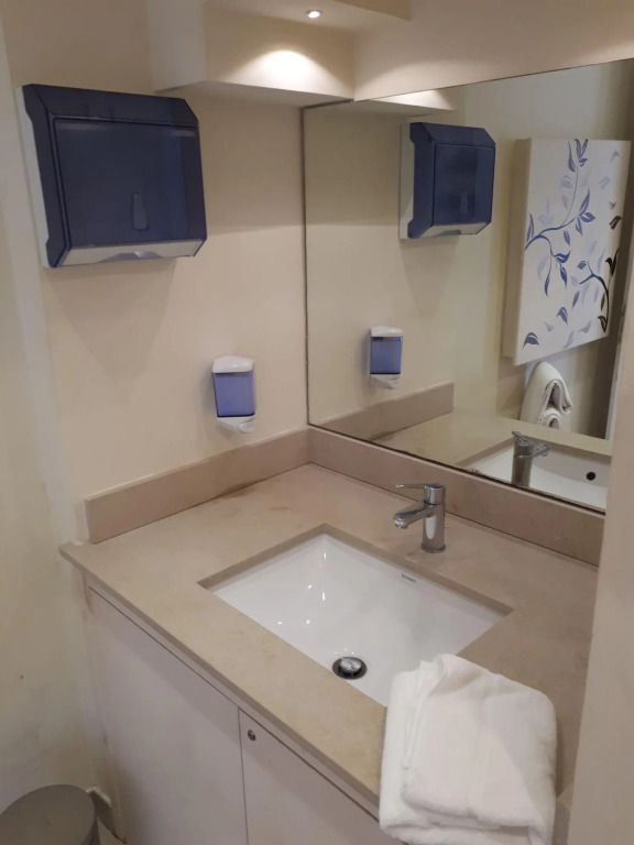 Seven Hostel & Rooms