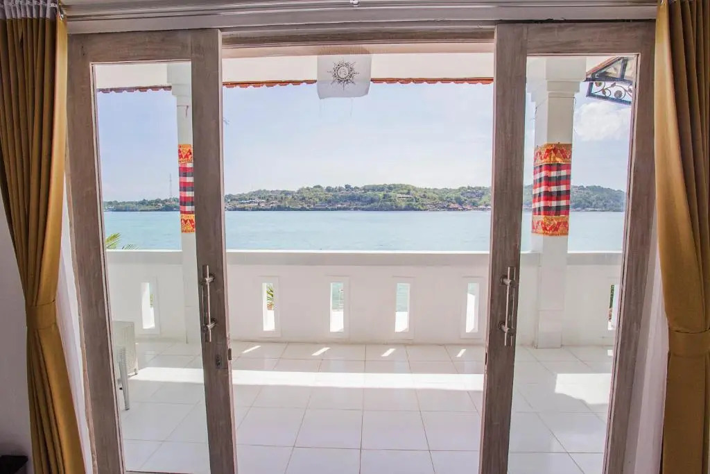 The Waterfront Beach House