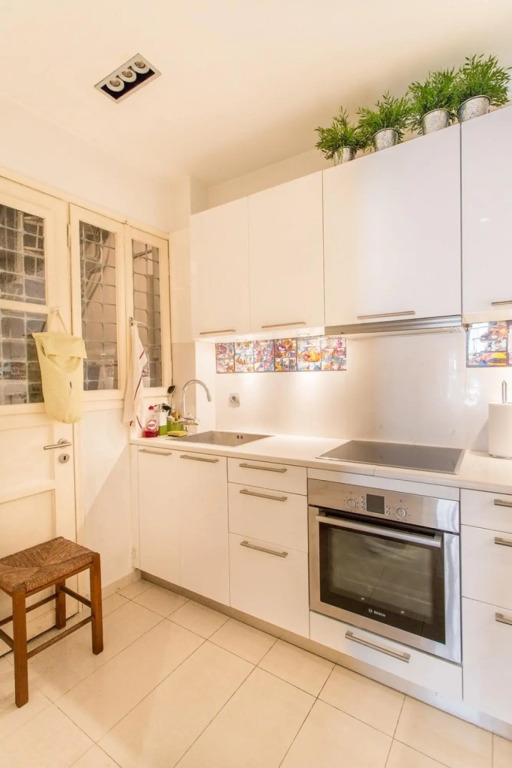 A Cozy Apt in Kolonaki of Athens