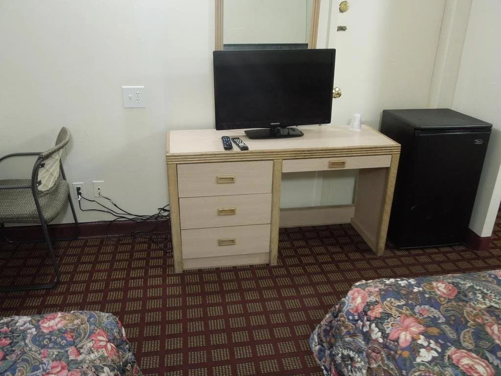 West Shore Motel