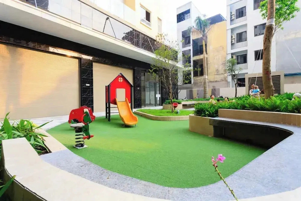 Vivian Boutique The Botanica Residence