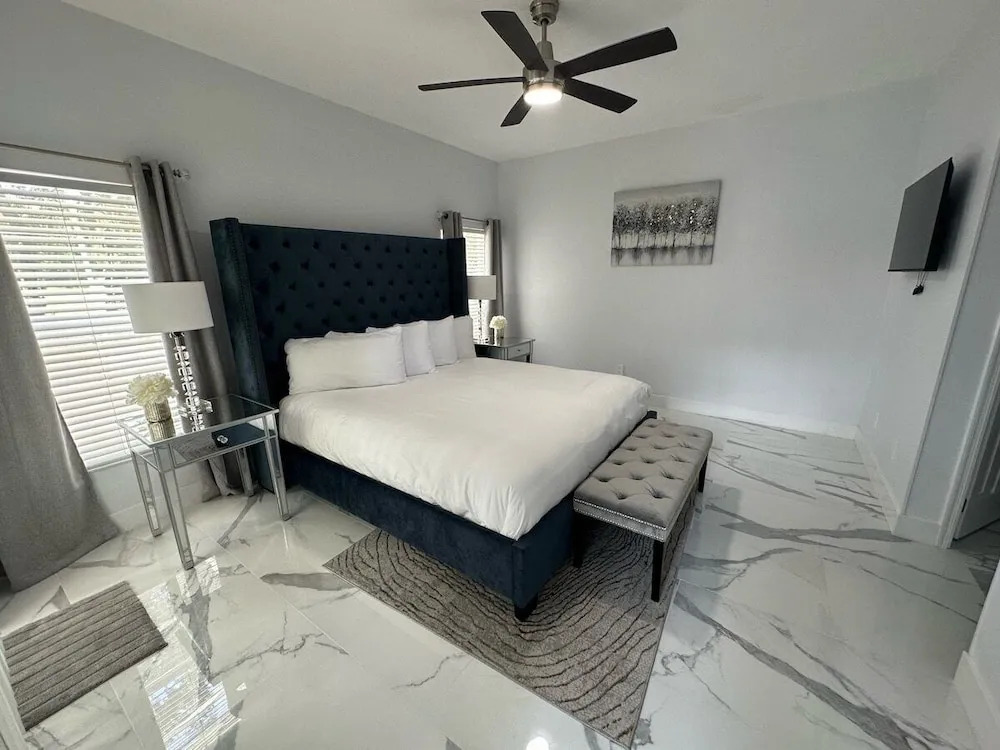 Modern, Fully Updated Southern Dunes Home - Golf Course Views