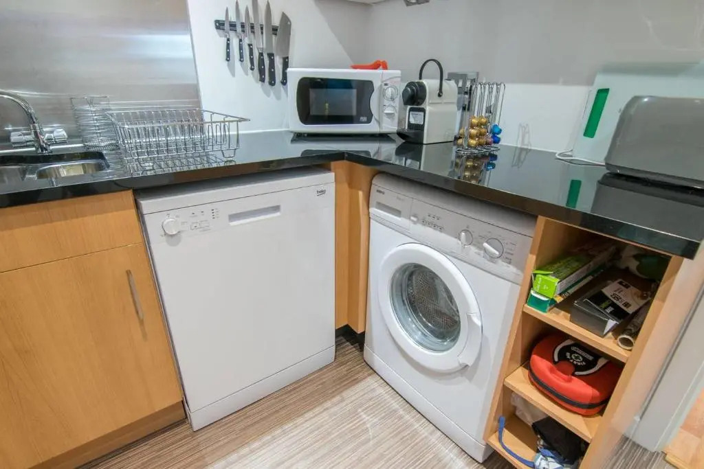 Modern 2 bed apartment, next to Hydro and SECC!