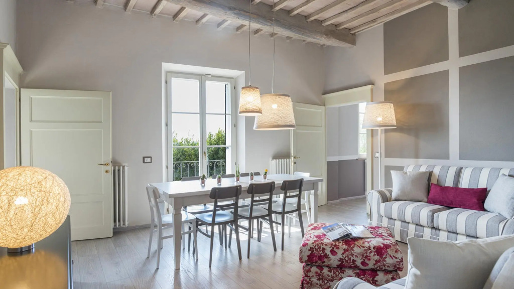Finestra Su Siena 16, Emma Villas