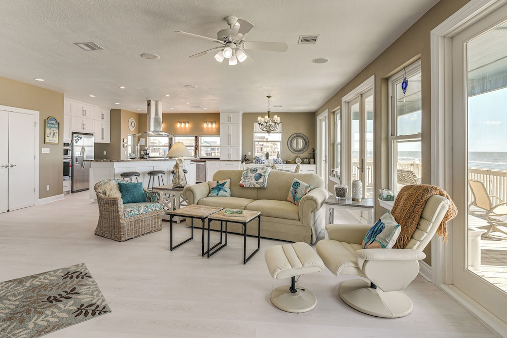 Steps to Sand: Spacious Crystal Beach Home w/ View