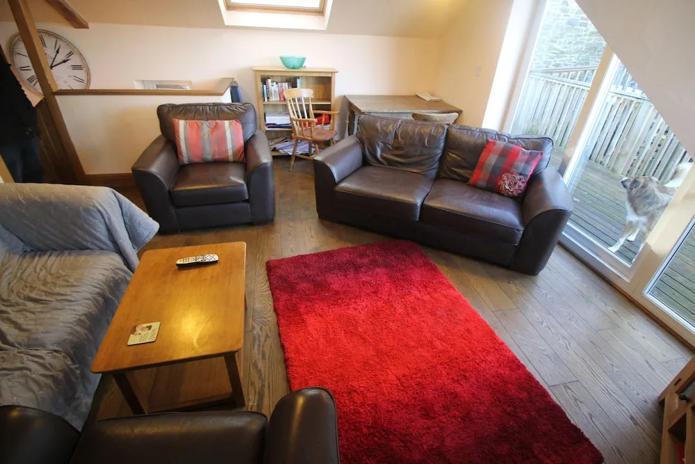 Violet Cottage 3 Bedroom Apartment by Cardiff Holiday Homes