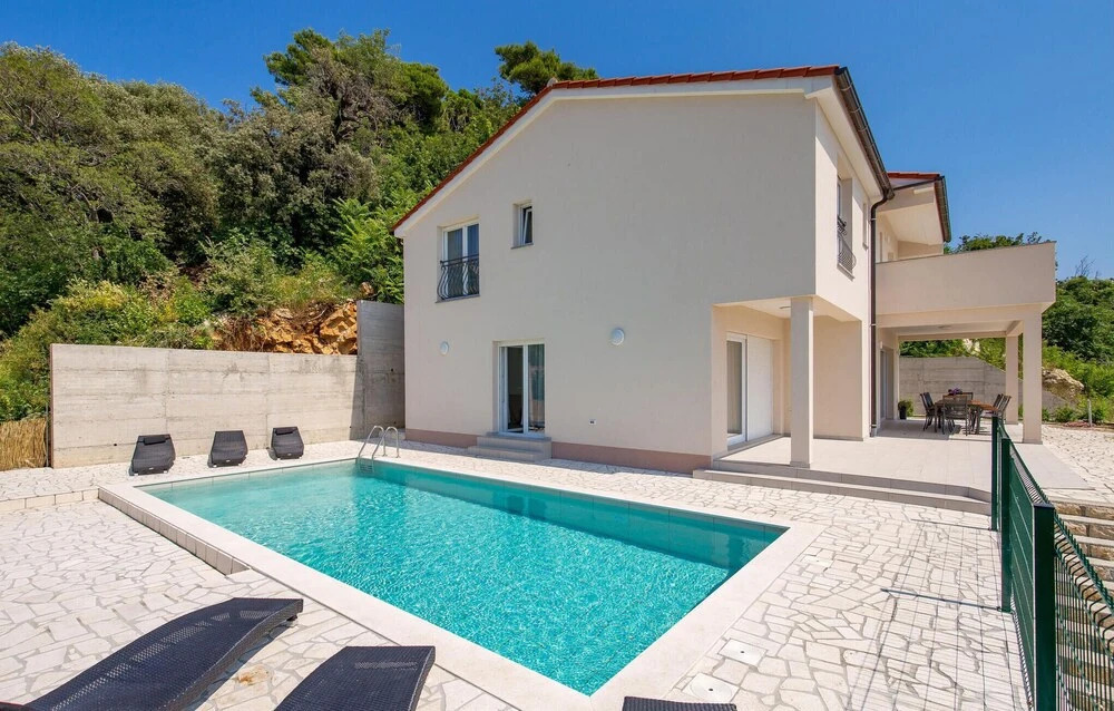 Nice Home in Mundanije With 4 Bedrooms, Wifi and Outdoor Swimming Pool