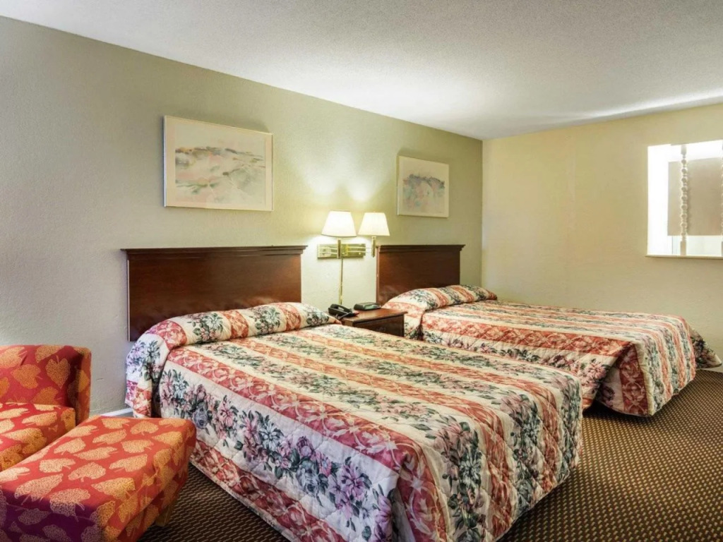 Rodeway Inn Emporia Inn