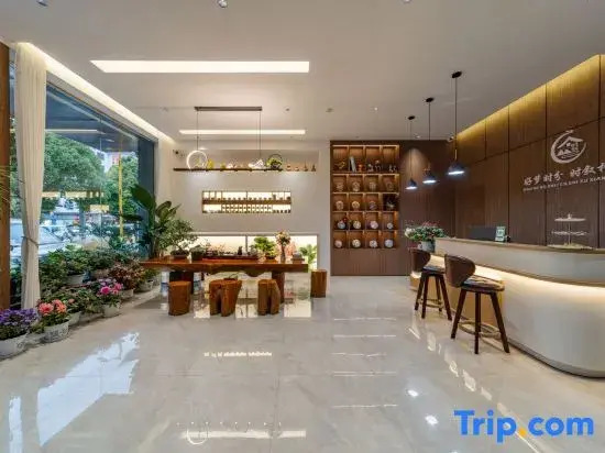 Shixu Meisu Whole House Smart Hotel (the Old Town of Lijiang Bailong Plaza Store)