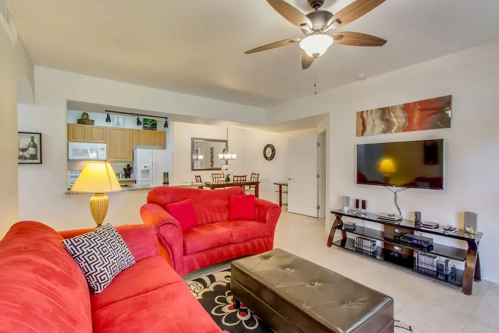 Southern #1064 - 2 Br condo by RedAwning