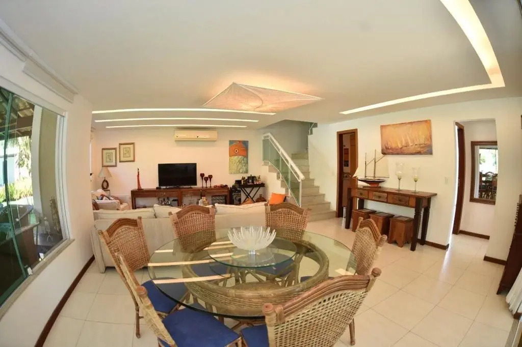 Excelente Casa com Quatro Suítes em Condomínio à 1min da Praia de Geribá Por Luxury Rentals