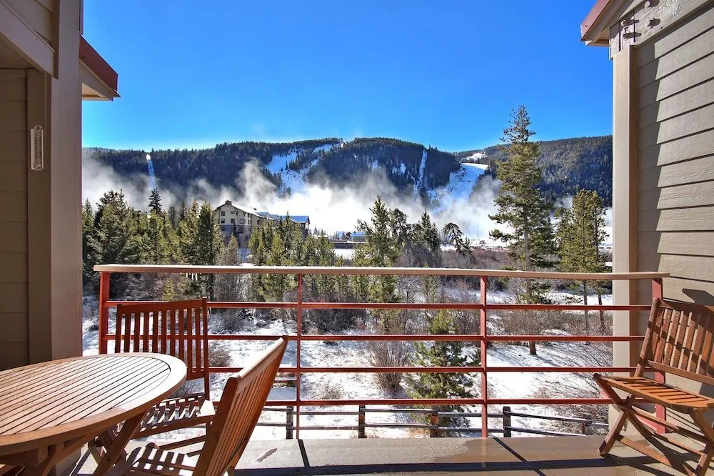 SR413 Ski Run by RedAwning