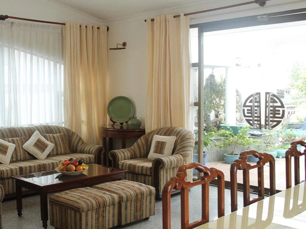 Unique Saigon Hotel